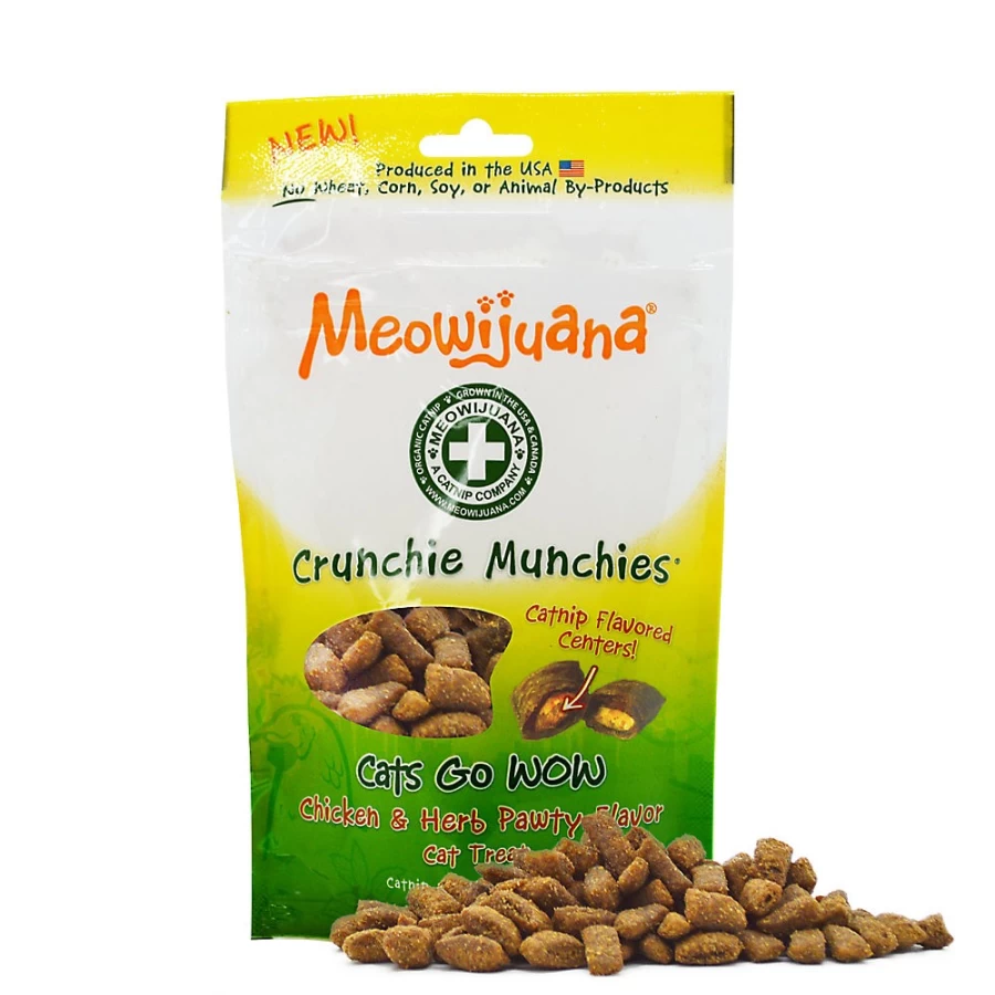 "PetSmart Meowijuana Crunchie Munchies - Irresistible Cat Treats for Your Feline Friend"