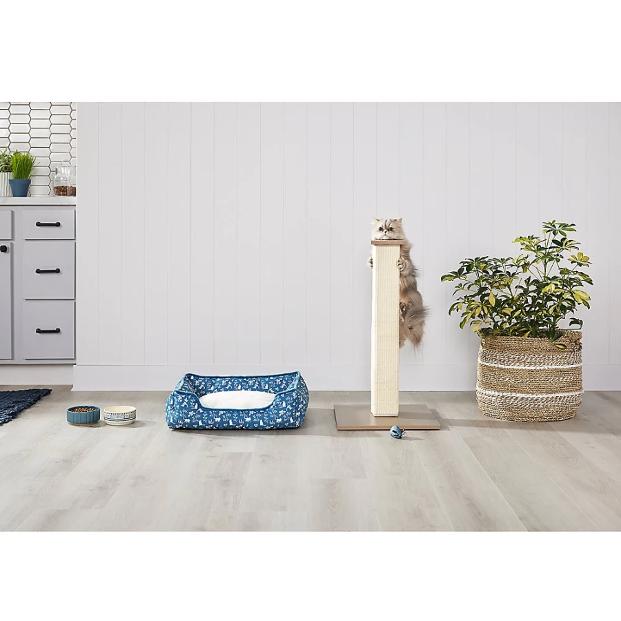 PetSmart Whisker City White Sisal Cat Scratching Post for Indoor Cats